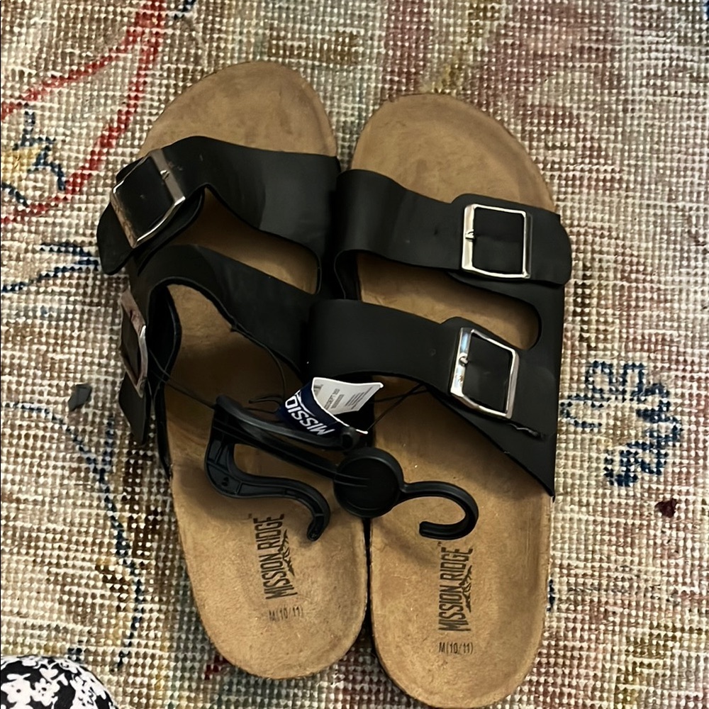 Mission Ridge Black Sandals with Buckles